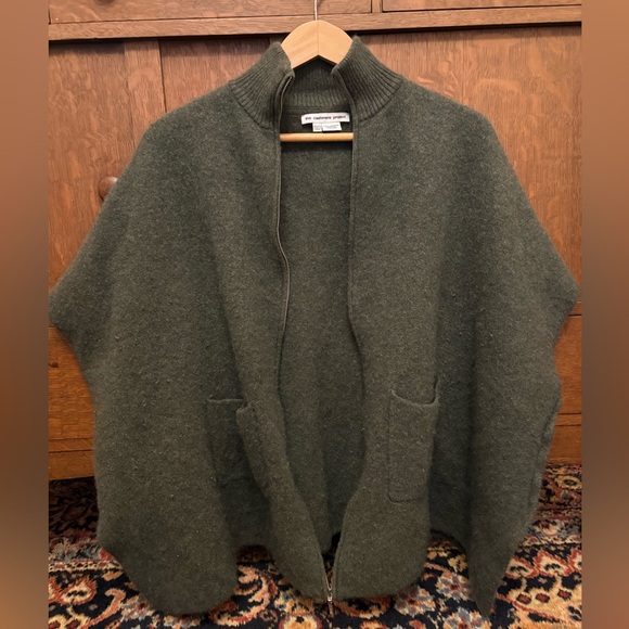 The Cashmere Project Front Zip Poncho Forest Green, One Size Fits All - Picture 2 of 15
